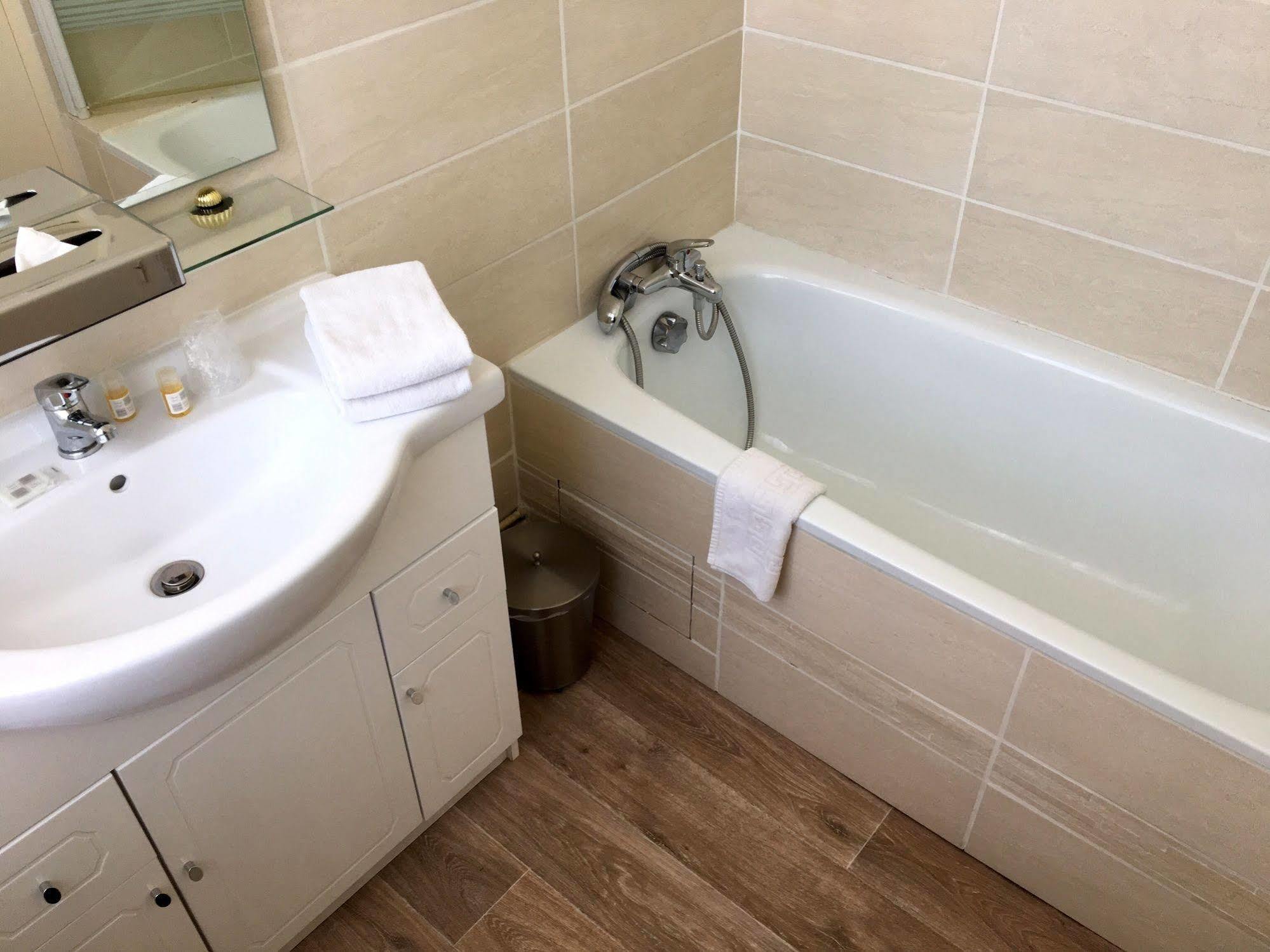 Hotel Rabelais Tours Kültér fotó